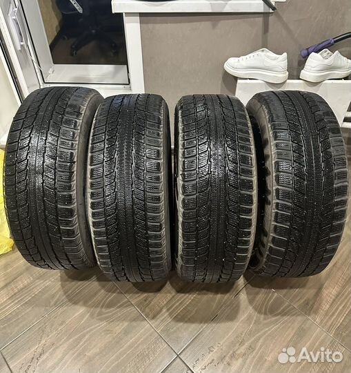 Triangle TR777 215/55 R17 98V