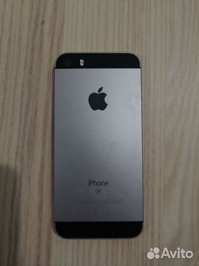 iPhone SE, 32 ГБ