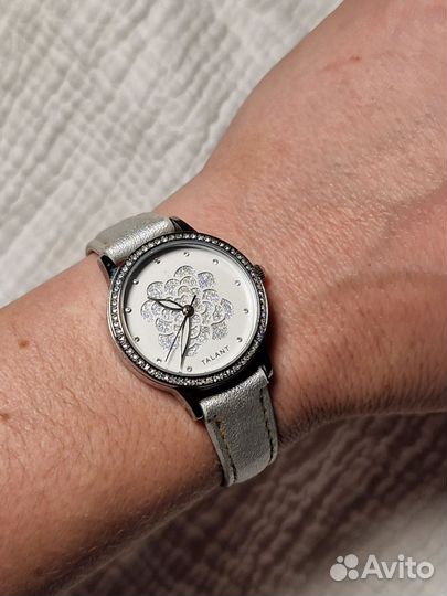 Часы женские / детские со стразами