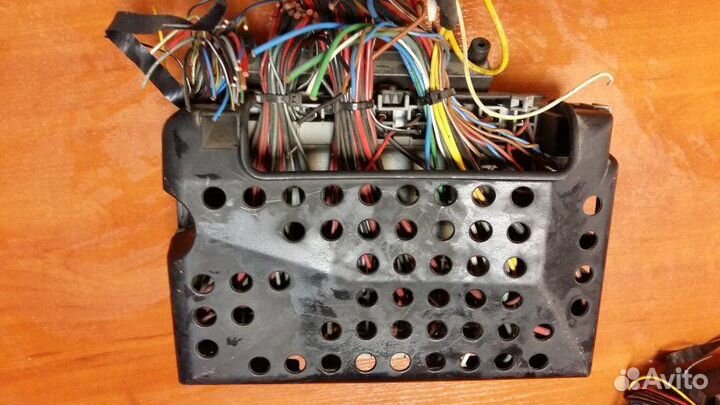 Блок предохранителей Opel Zafira 2 2002