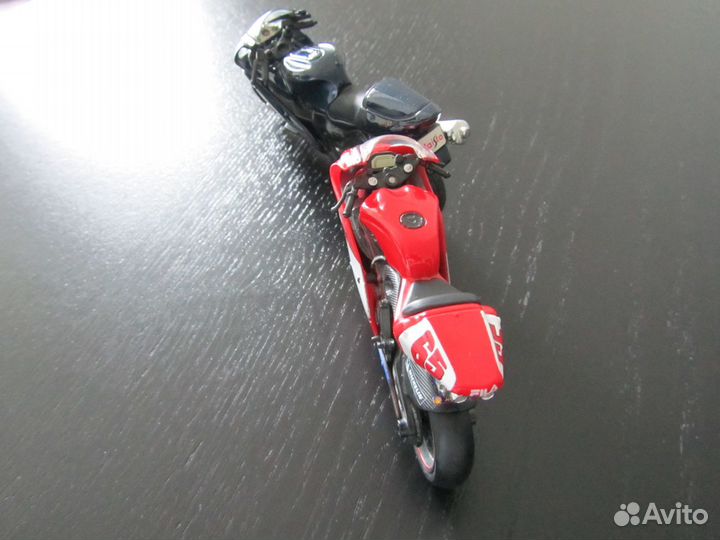 Модель Kawasaki 1 : 18