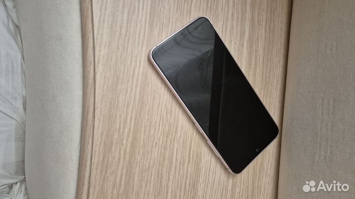 Samsung Galaxy S23, 8/256 ГБ