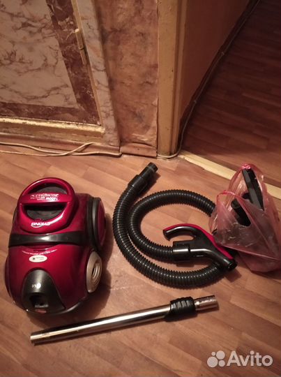 Пылесос LG Cyking V-C7263 HTQ