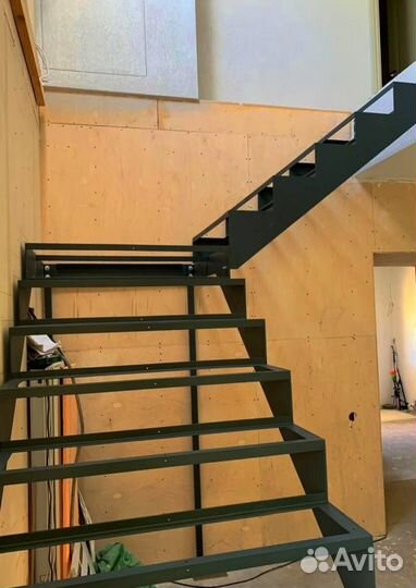 Лестница для загородного дома