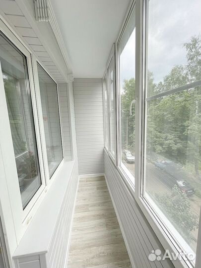 Остекление балконов под ключ