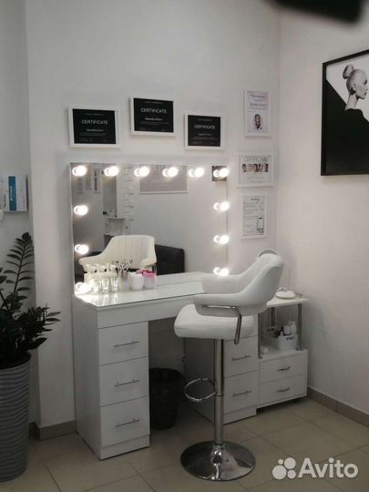 Аренда места мастера бровиста, визажиста