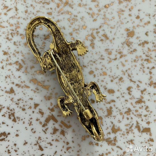 Брошь крокодил