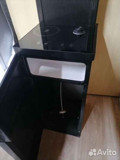 Кулер для воды напольный YH38