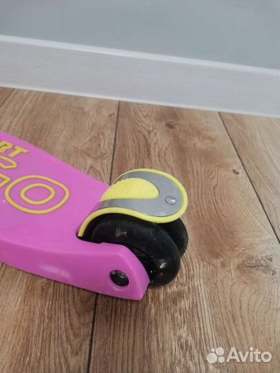 Трехколесный самокат розовый