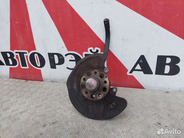 Кулак поворотный левый Mercedes W211 E211 S211