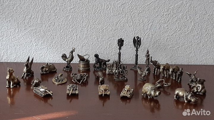 Статуэтка миниатюрная Бронза