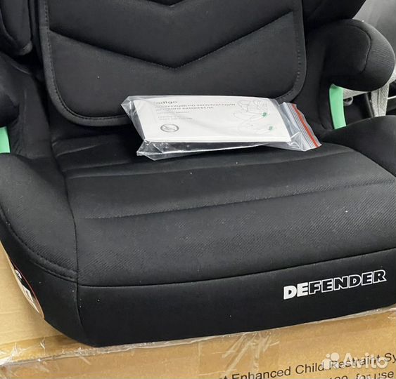 Автокресло Defender черное i-size isofix