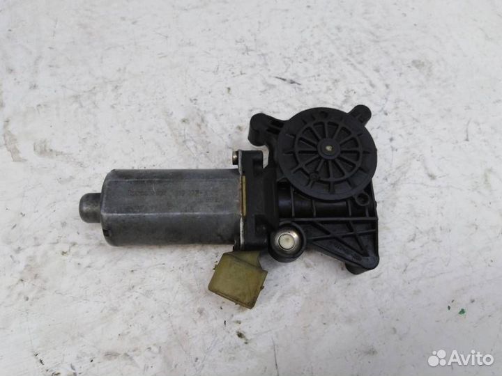 Моторчик переднего левого стеклоподъемника A208820