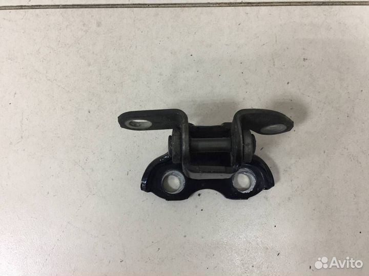 Петля двери задней правой верхняя Toyota Camry V50 2011-2017