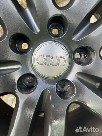 Продам литые диски R20 Audi оригинальные