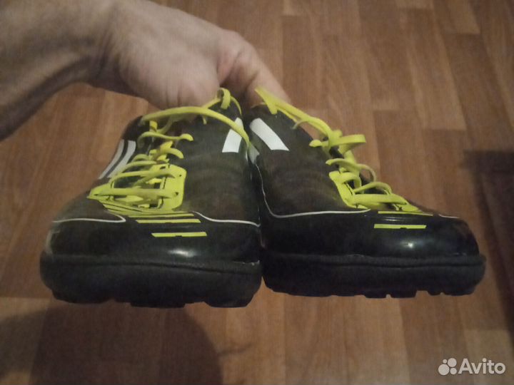 Футбольные бутсы adidas 41 размер