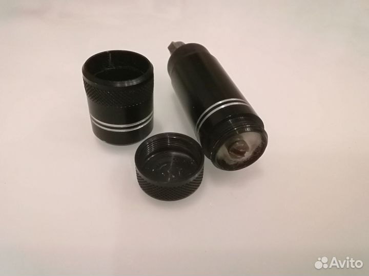 Винтажная бензиновая зажигалка