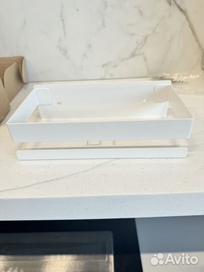 Металлическая полка