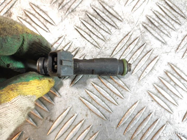 Форсунка двигателя Chevrolet Aveo 2005-2011