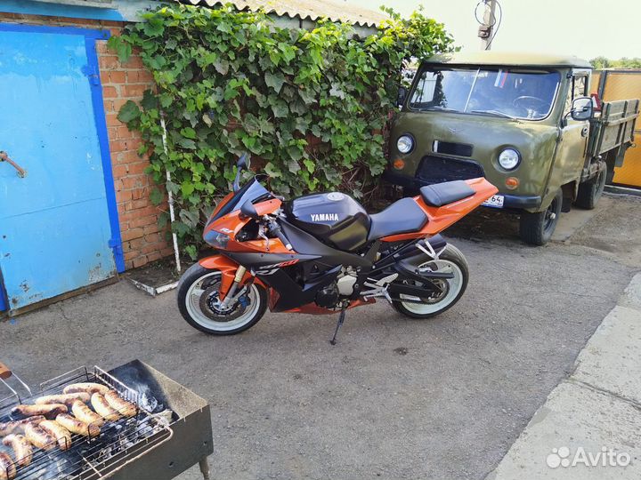 Yamaha YZF R1