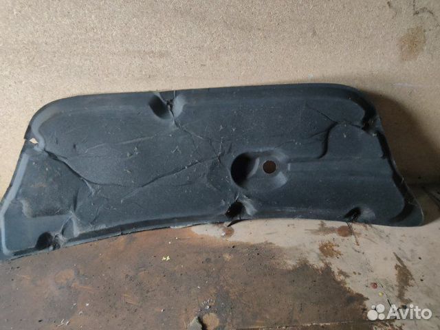 Уплотнитель капота Toyota Prius NHW20 1nzfxe(1.5L)