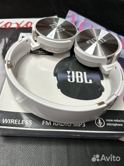 Новые беспроводные наушники JBL 950