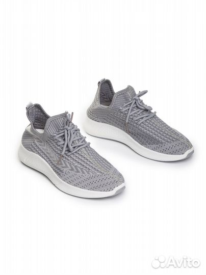 Кроссовки новые