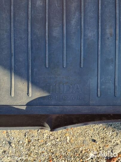 Коврик в багажник nissan tiida седан