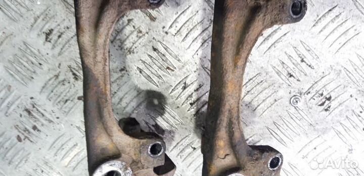 Скоба переднего тормозного суппорта Megane 3