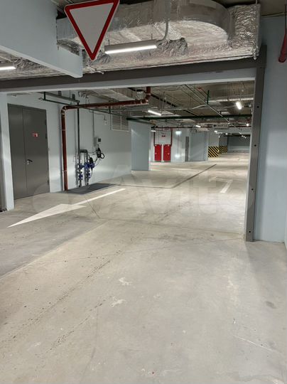 Машиноместо, 14 м²