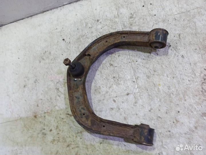 Рычаг передний левый верхний