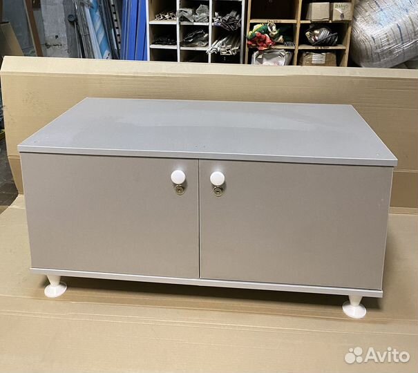 Тумба от витрины