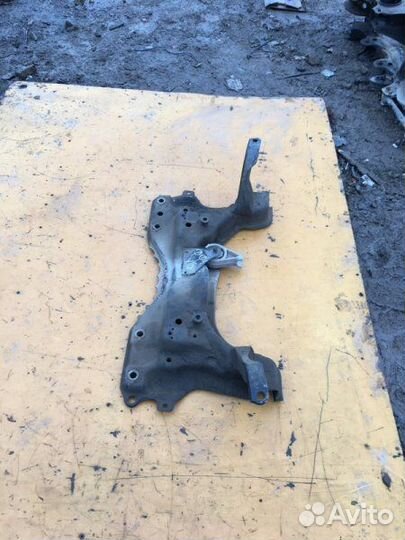 Подрамник передний Ford Focus 1.6L 1998-2005