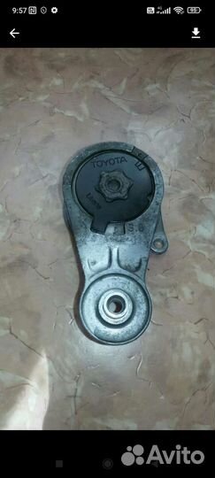 Натяжитель навесного ремня