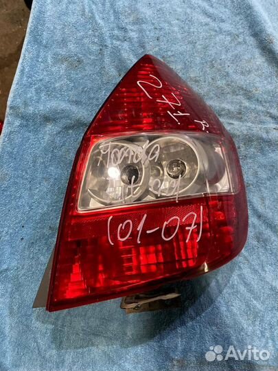 Фонарь задний правый Honda Fit GD