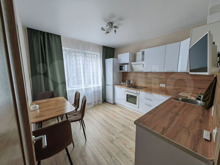 2-к. квартира, 53 м², 10/17 эт.