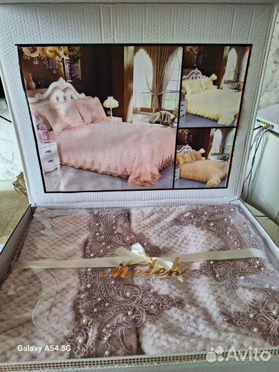 Покрывало и две наволочки