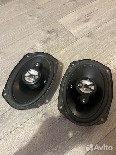 Динамики JBL