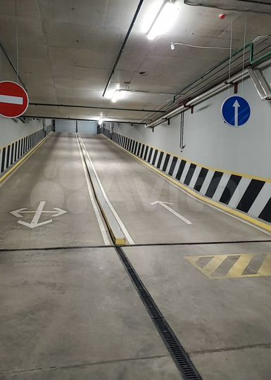 Машиноместо, 14 м²