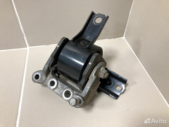 Опора двигателя правая Mitsubishi Lancer 10