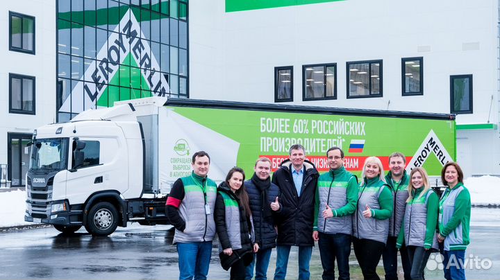 Комплектовщик материалов на складе лемур