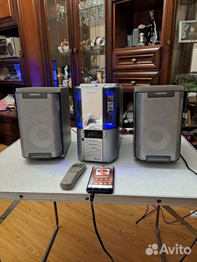 Музыкальный центр samsung как новый. звук огонь