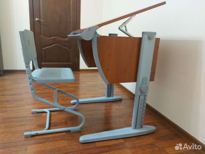 Растущая школьная парта дэми сут-14