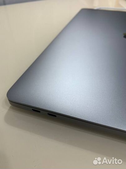 Macbook pro 2019 i7 16/512