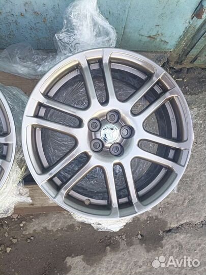 Литьё Toyota R17 как новые 5 100