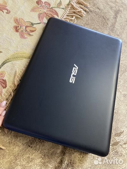 Ноутбук asus E402Y