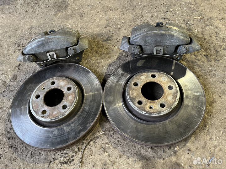 Суппорта передние Audi A4 B8