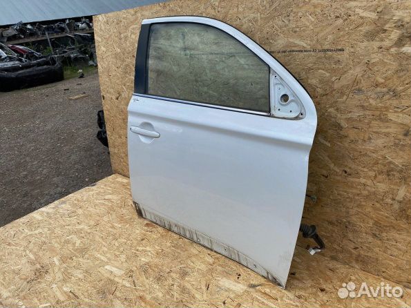 Дверь передняя правая Mitsubishi Outlander 3
