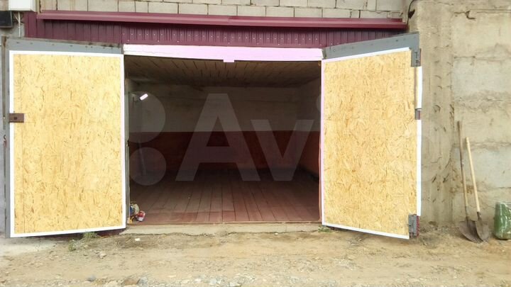 Гараж, > 30 м²