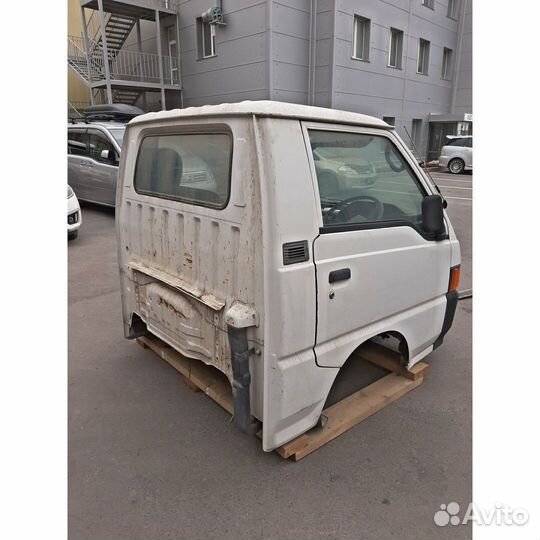 Кабина mitsubishi delica P02T 4G92 99